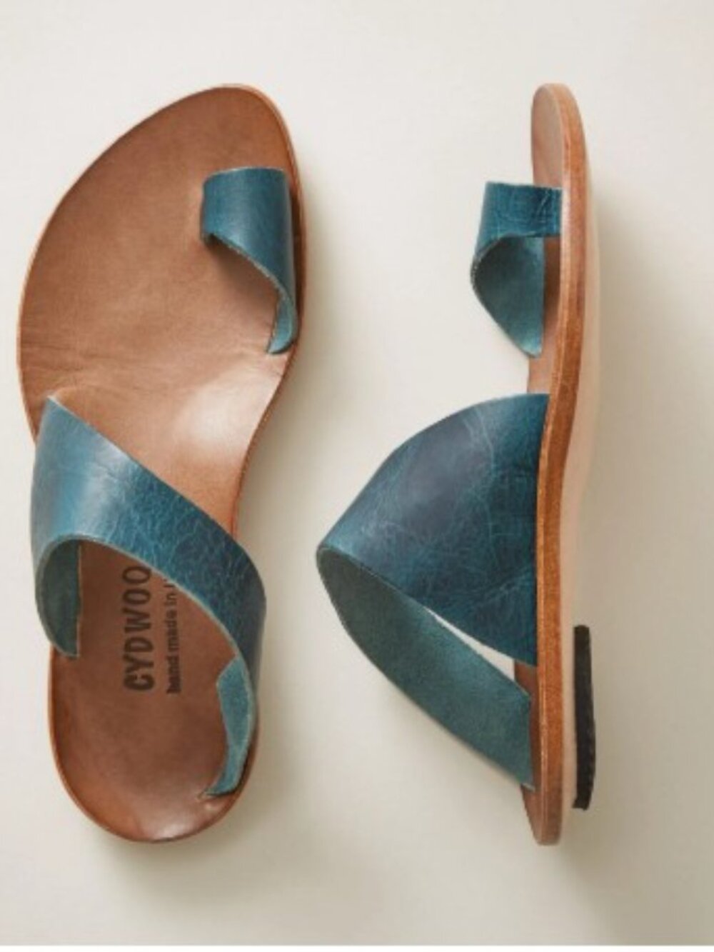 CYDWOQ Handmade Thong Sandal in Teal Leather. Size 37/ 6.5